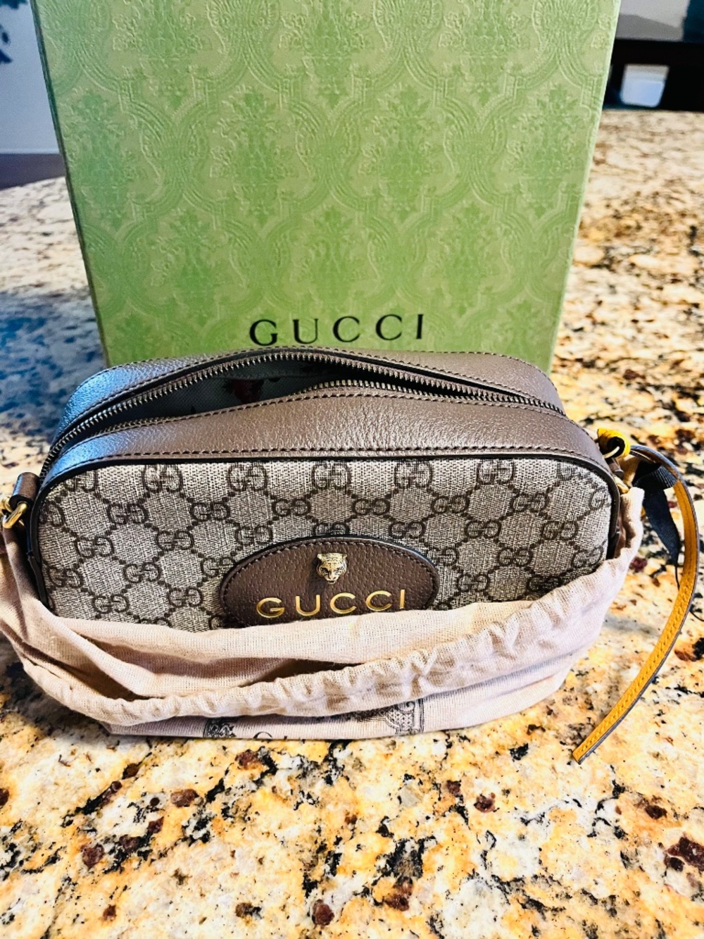 Authentic Gucci - Picture 3 of 3